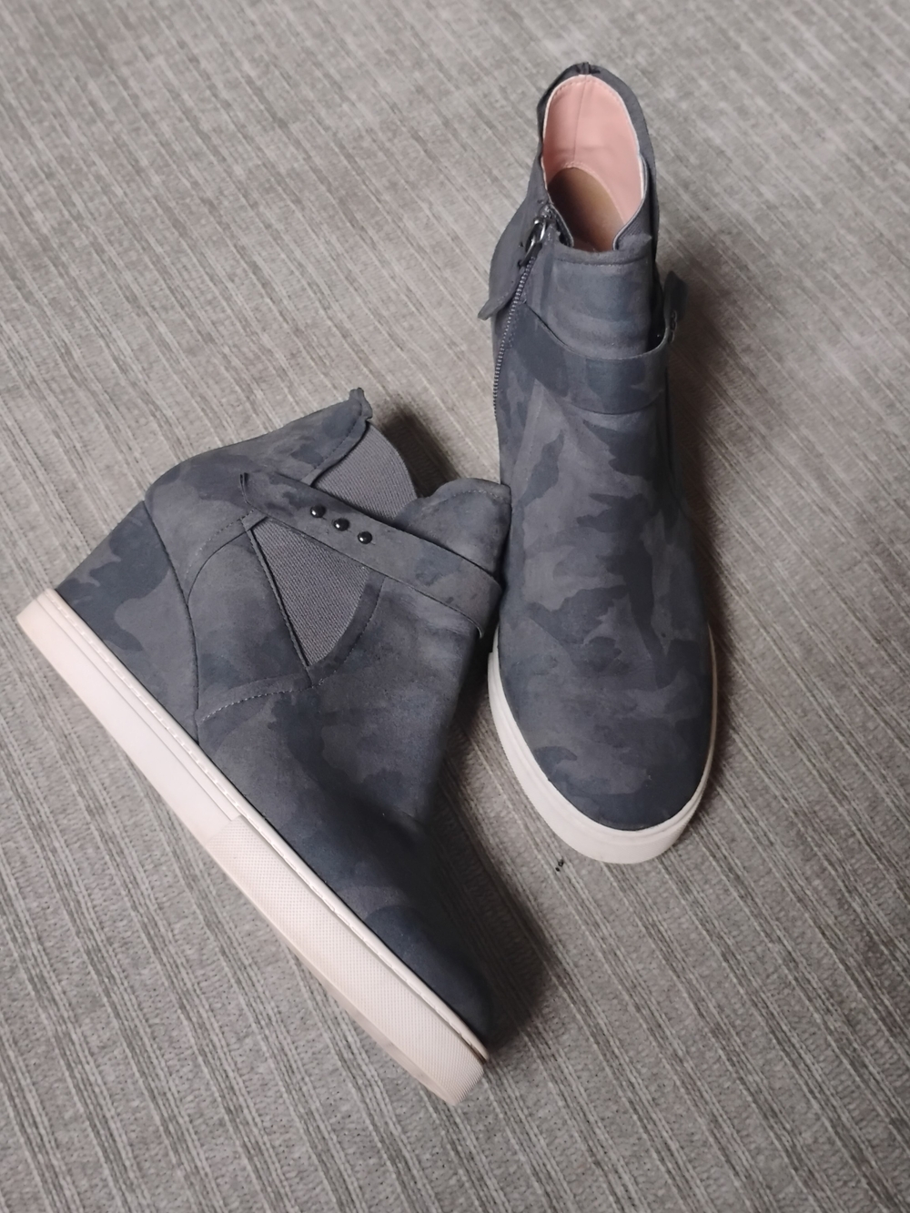 Linea Paolo Camo Wedge Sneakers Booties Gray Size 9.5M